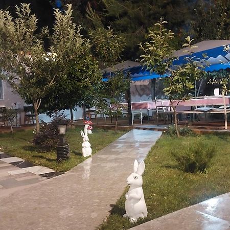 Vila Hyseni Durrës Exterior foto